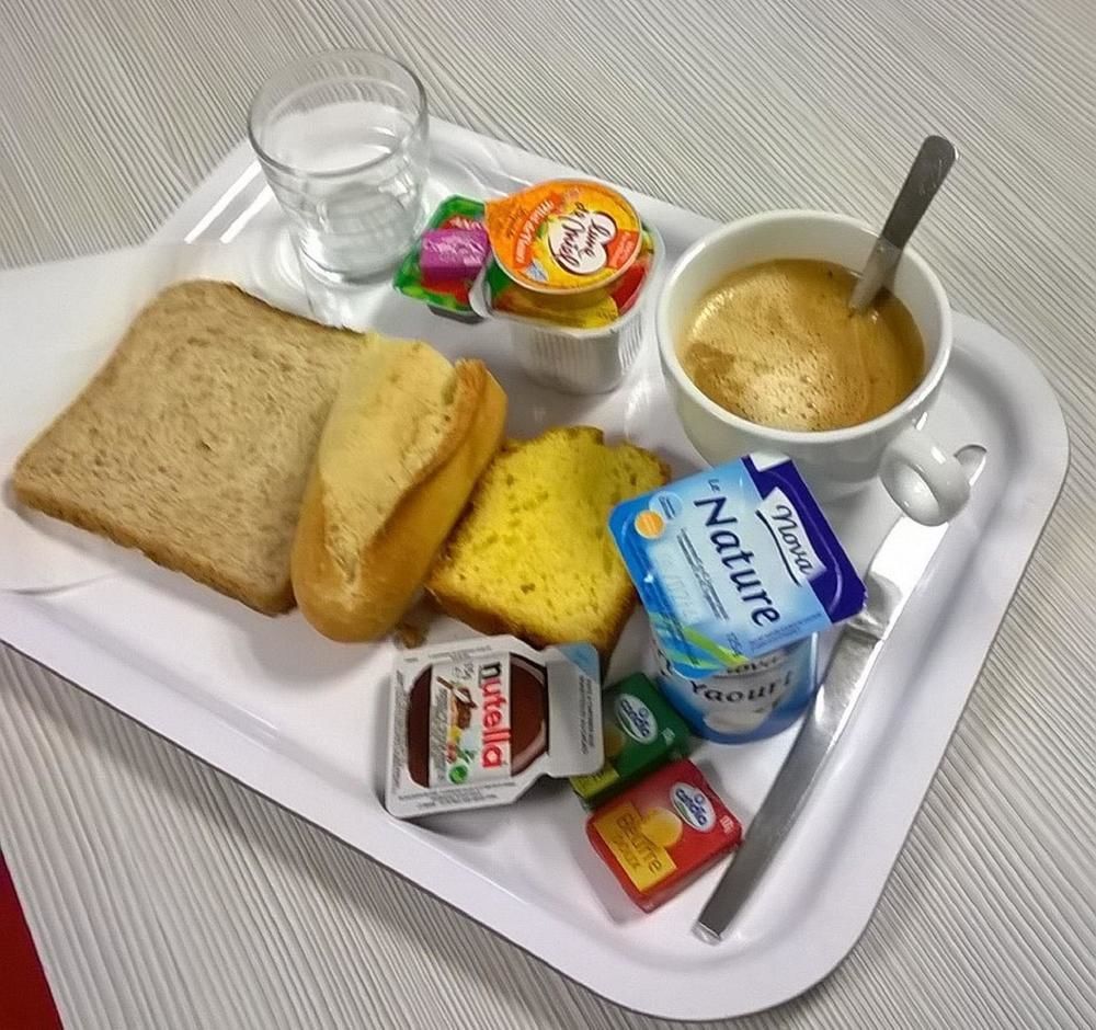 Premiere Classe Évreux Exteriér fotografie A typical breakfast in France